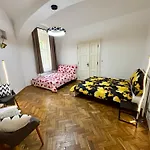 Ultimate Apartment - Private Courtyard - Netflix * Prague