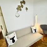 Ultimate Apartment - Private Courtyard - Netflix Appartement Prague