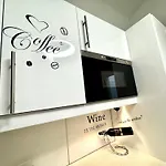 Ultimate Apartment - Private Courtyard - Netflix * Prague