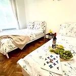 Ultimate Apartment - Private Courtyard - Netflix Appartement *