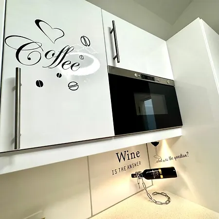 Ultimate - Private Courtyard - Netflix * Prague