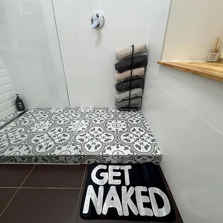 Ultimate - Private Courtyard - Netflix Apartmán