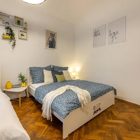 Ultimate - Private Courtyard - Netflix * Praha
