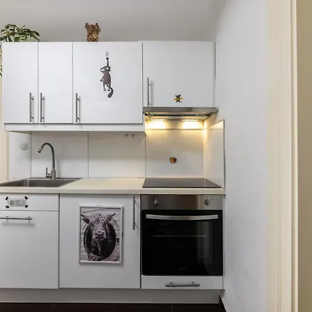 Ultimate - Private Courtyard - Netflix * Praha