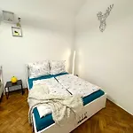 Ultimate - Private Courtyard - Netflix Apartamento Praga
