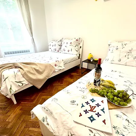 Ultimate - Private Courtyard - Netflix Апартаменты *