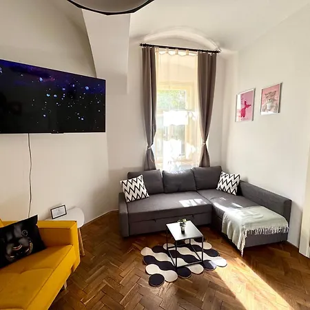 Ultimate - Private Courtyard - Netflix Апартаменты *